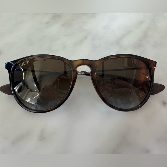 Ray-Bans Erika Classic - Polarized - Picture 1 of 3